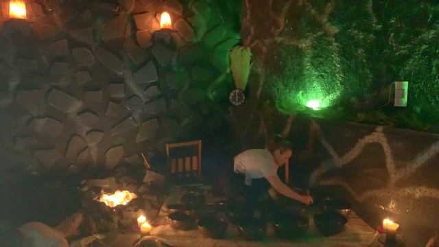 «Пробуждение» - звуковой сеанс - медитация в Шунгитовой комнате с бубном, поющими чашами и вах-вахо смотреть онлайн