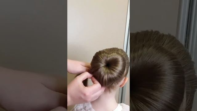 ПРИЧЕСКА ПУЧОК СЕРДЕЧКО/ ДЕНЬ СВ. ВАЛЕНТИНА/ ЛЕГКАЯ ПРИЧЕСКА #shorts смотреть онлайн