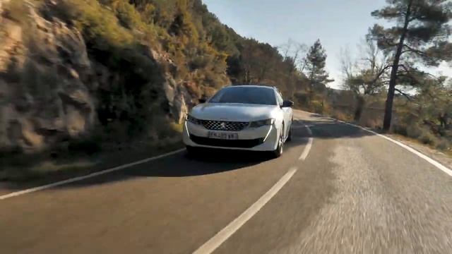 Peugeot 508 SW HYbrid (2020) - Super zuinig en comfortabel cruisen! - AutoRAI TV смотреть онлайн