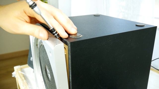 Look inside Logitech Z3e 2.1 speaker system - What's Inside? смотреть онлайн