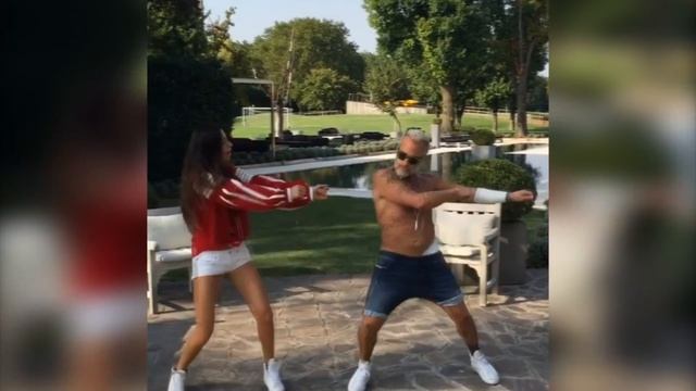 Итальянец 50-летний миллионер Джанлуки Вакки - новый стиль танца (gianluca vacchi) смотреть онлайн