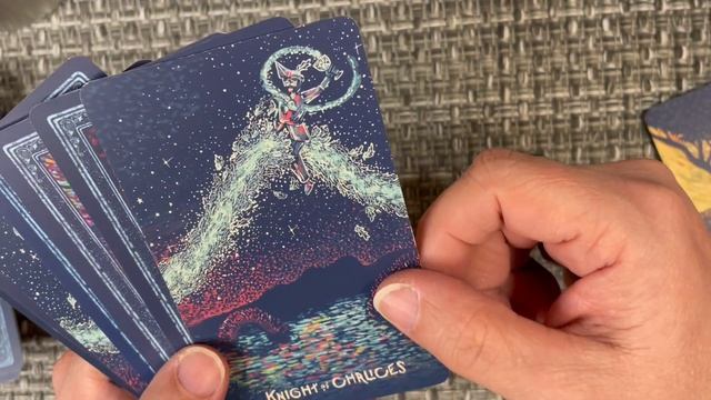 Prisma Visions Tarot - A Review смотреть онлайн