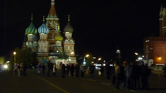 Красная площадь вечером. Бой курантов смотреть онлайн