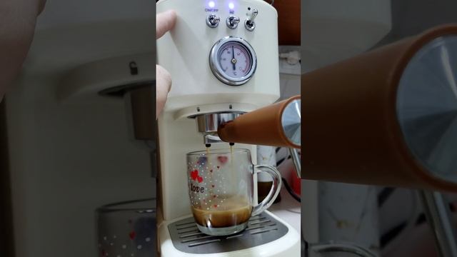 Кофемашина KONKA Итальянская помпа смотреть онлайн