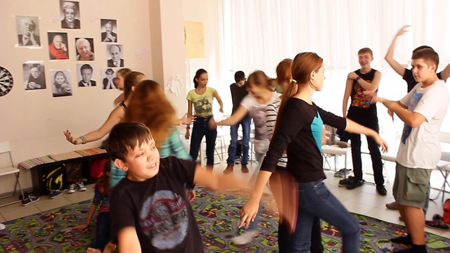 старшие смотреть онлайн