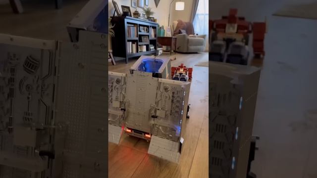 The best toy just got better #transformers #unboxing #optimusprime #robot смотреть онлайн