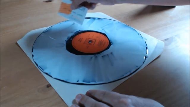 How I cleaned old vinyl with wood glue смотреть онлайн
