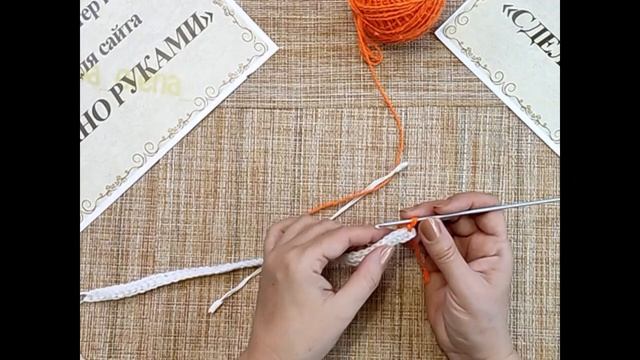 Вязаная крючком игрушка "Карамелька на елку". Для начинающих. смотреть онлайн