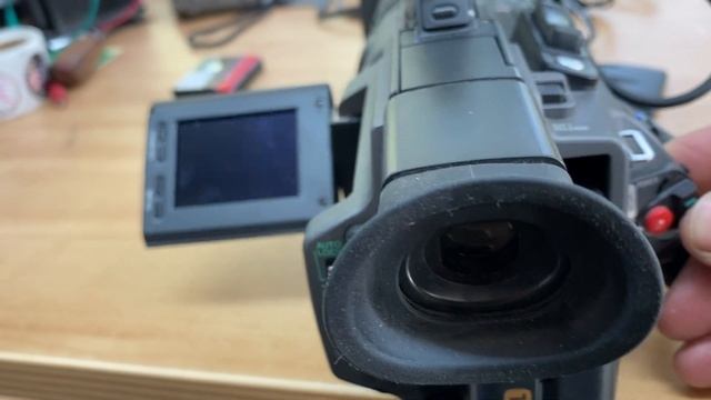 Sony DSR PD150 DVCAM MiniDV 3CCD Digital Camcorder