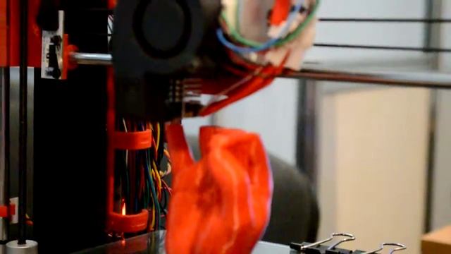 3D принтер в работе смотреть онлайн