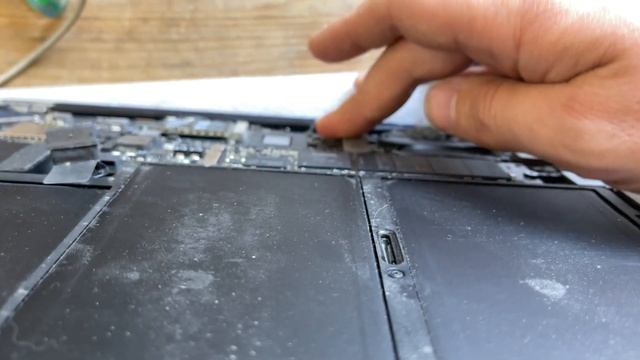 Пищит три сигнала MacBook Air 13 Mid 2012 A1466 диагностика #macbookair смотреть онлайн