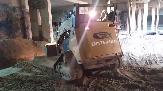 Гусеничный мини погрузчик Caterpillar 259B3 компании Техоптимум смотреть онлайн