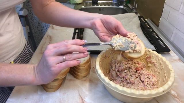 Ленивая пицца или вкуснейшие горячие бутерброды. Пицца без теста за 10 мин смотреть онлайн