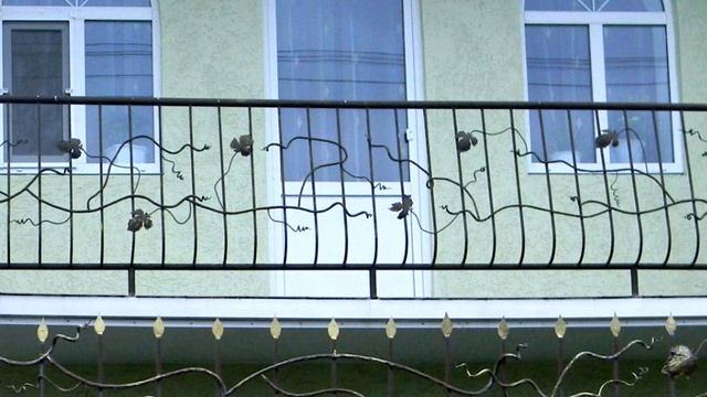 Дизайн перил для длинного балкона в частном доме, веранда, второй этаж, кованые перила смотреть онлайн