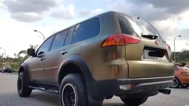 PAJERO SPORT SATIN BOND GOLD смотреть онлайн