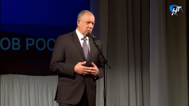 Сегодня в Великом Новгороде чествовали судебных приставов смотреть онлайн