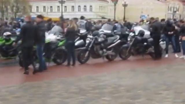 Заезд байкеров на площадь В.И. Ленина.(29.04-01.05.16) смотреть онлайн