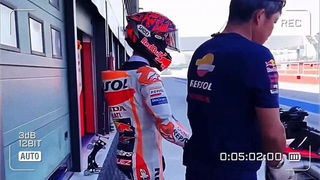 Casey Stoner METTE FINE a Marc MÁRQUEZ смотреть онлайн