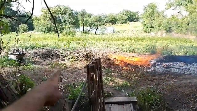 Делаю дамбу (плотину) на речке. Многие написали что нужно делать дамбу чем и решил заняться. смотреть онлайн