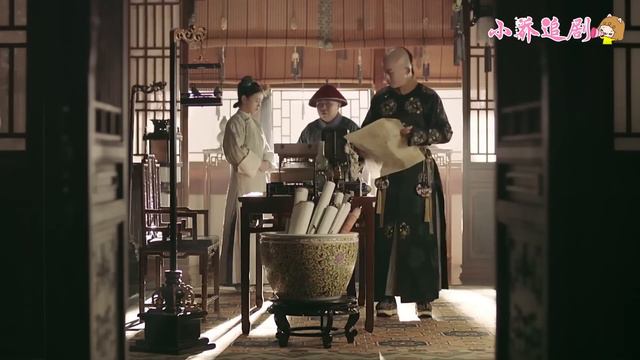 霸道皇帝兩隻手用力按住瓔珞，想看她求饒的模樣，哪料瓔珞直接反撲脫衣服！ смотреть онлайн