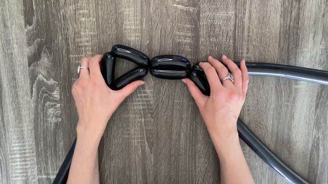 How to Make a Balloon Cat (or Bat) Hat смотреть онлайн