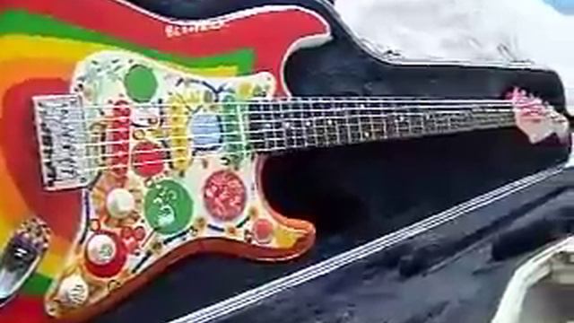 George Harrison Rocky Fender Stratocaster Replica смотреть онлайн