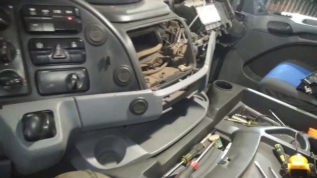 Мерседес Актрос 4144к. Сороконожка часть . Ремонт176 смотреть онлайн