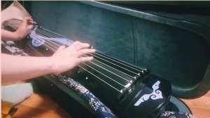 дождь: постукивая каплями озимь. Цитра/цигун