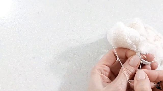 Резинка для волос из искусственного меха // Как сшить резинку для волос смотреть онлайн