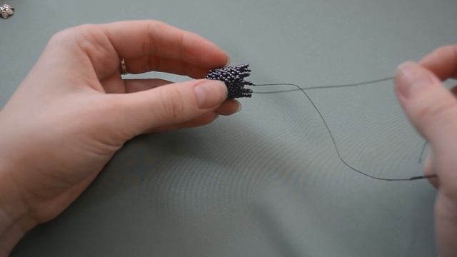 Серьги-кисти из бисера. Ажурная бусина. Бисероплетение. Мастер класс смотреть онлайн