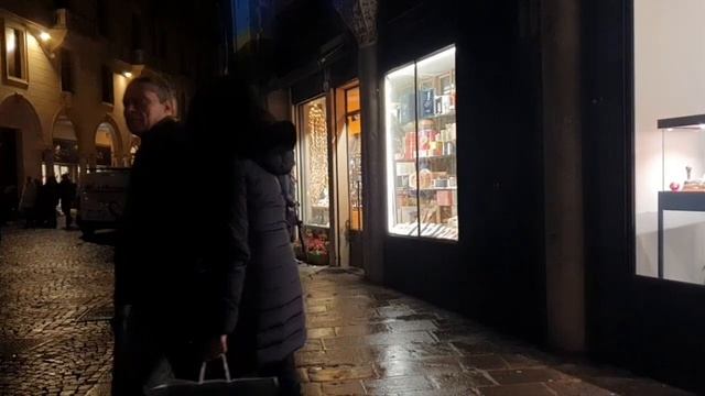 Италия Падуя предрождественское воскресенье ,покупки,подарки смотреть онлайн