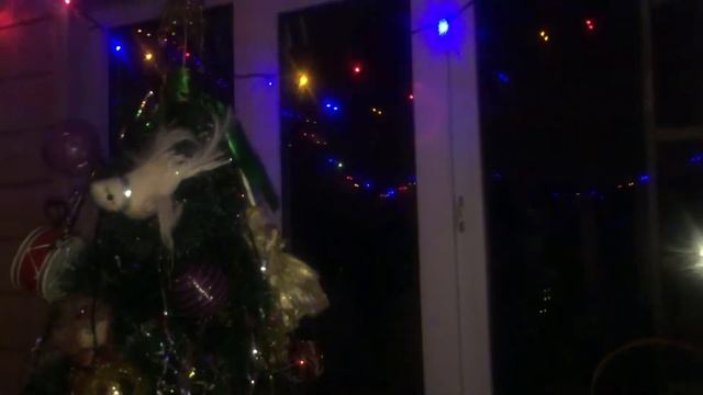 Новогодний салют не вставая со стула? смотреть онлайн