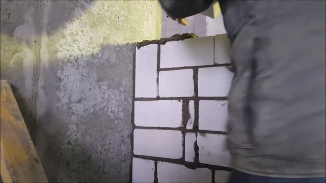 кладка кирпича на ребро ...только для бригадиров 18+ смотреть онлайн