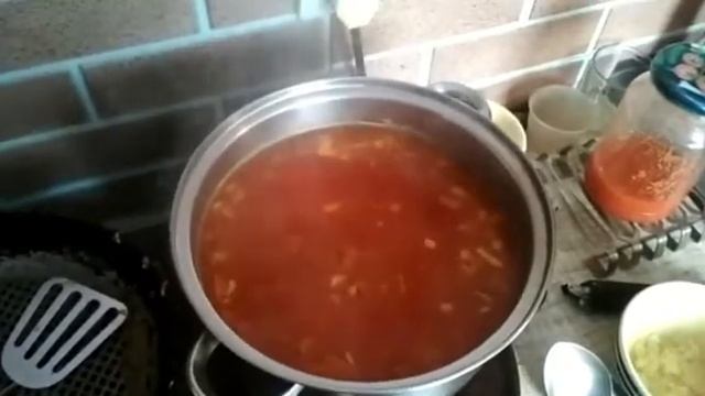 Выжить на 2000 рублей в месяц. Готовим борщик Украинский, желудочки утиные, блинчики!!!