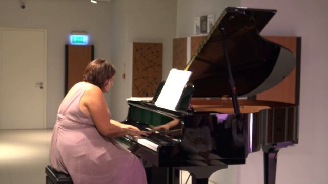 Chopin Nocturne in b flat minor op.9.no.1, Julia Miller- piano смотреть онлайн