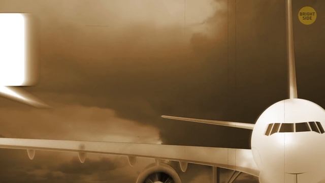 A Plane Disappeared And Landed 37 Years Later смотреть онлайн