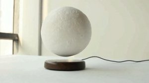 Левитирующая лампа  ночник в форме Луны