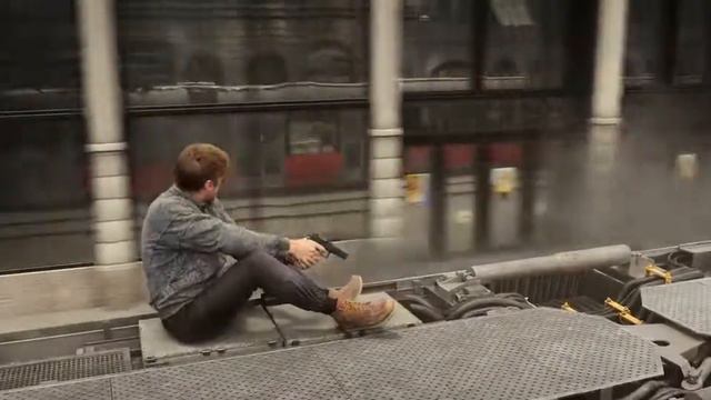 Ryan Gosling and Ana de Armas tram train Fight !!!The Gray Man смотреть онлайн