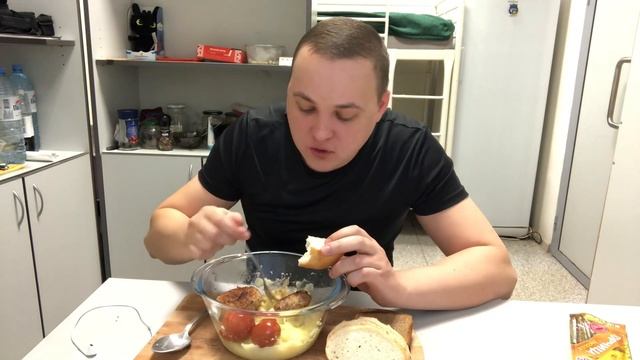 Пюрешка с котлеткой тестирую полуфабрикаты итинг мукбанг Eating