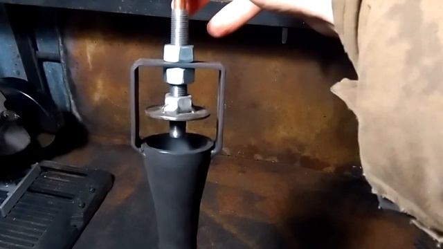 Инжекционная газовая горелка для кузнечного горна. Burner for gas forge. смотреть онлайн