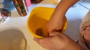 Как в аэрогриле GFGRIL жена готовит креветки, которые можно есть прямо с панцирем, не чистить