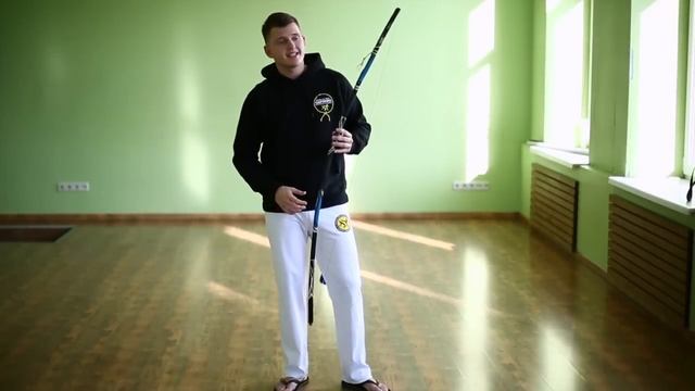 HOW TO STRING BERIMBAU (Как натягивать и держать беримбау) смотреть онлайн
