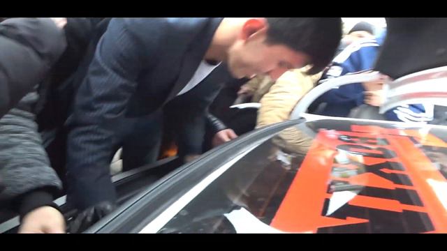 Сделали Доброе Дело Раздали Еду Около Мечети смотреть онлайн