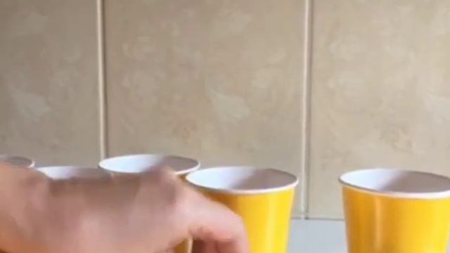 Несколько развивающих игр с бумажными стаканчиками смотреть онлайн