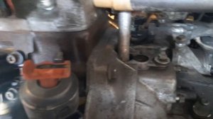 Откручиваем болт коленвала на пассат б3 без помощника