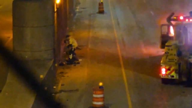 WATCH: IDOT worker rescues 2 women from burning car on Kennedy expressway смотреть онлайн