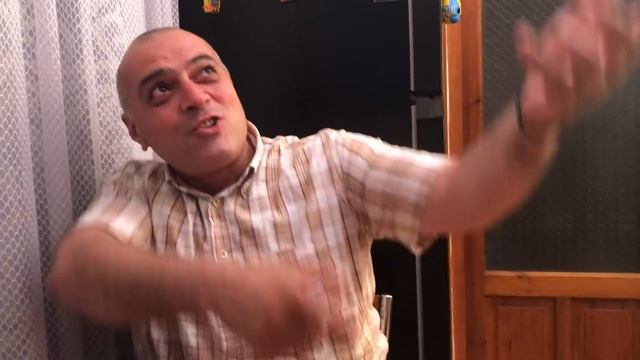 Отец и сын пошли на охоту. Анекдот смешной! смотреть онлайн