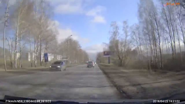 FILE8366 Тобольск ул Защитинская парень на Приоре поджимает сзади, я прибавил и он всё равно обогна смотреть онлайн