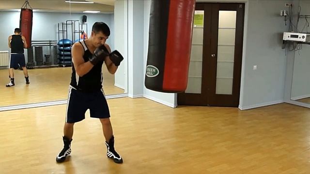 Уроки бокса. Тренировка на боксёрском мешке смотреть онлайн