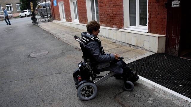 Кресло-коляска с электроприводом «Пони» смотреть онлайн